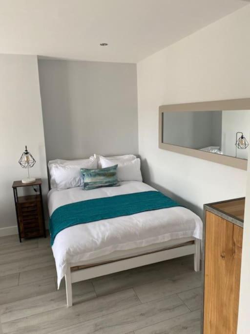 Luxury Mumbles View Studio Apartment Swansea Exterior foto