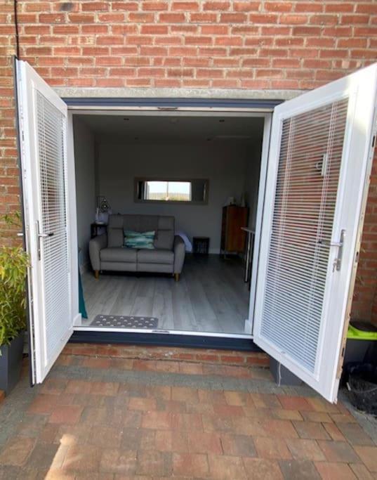 Luxury Mumbles View Studio Apartment Swansea Exterior foto